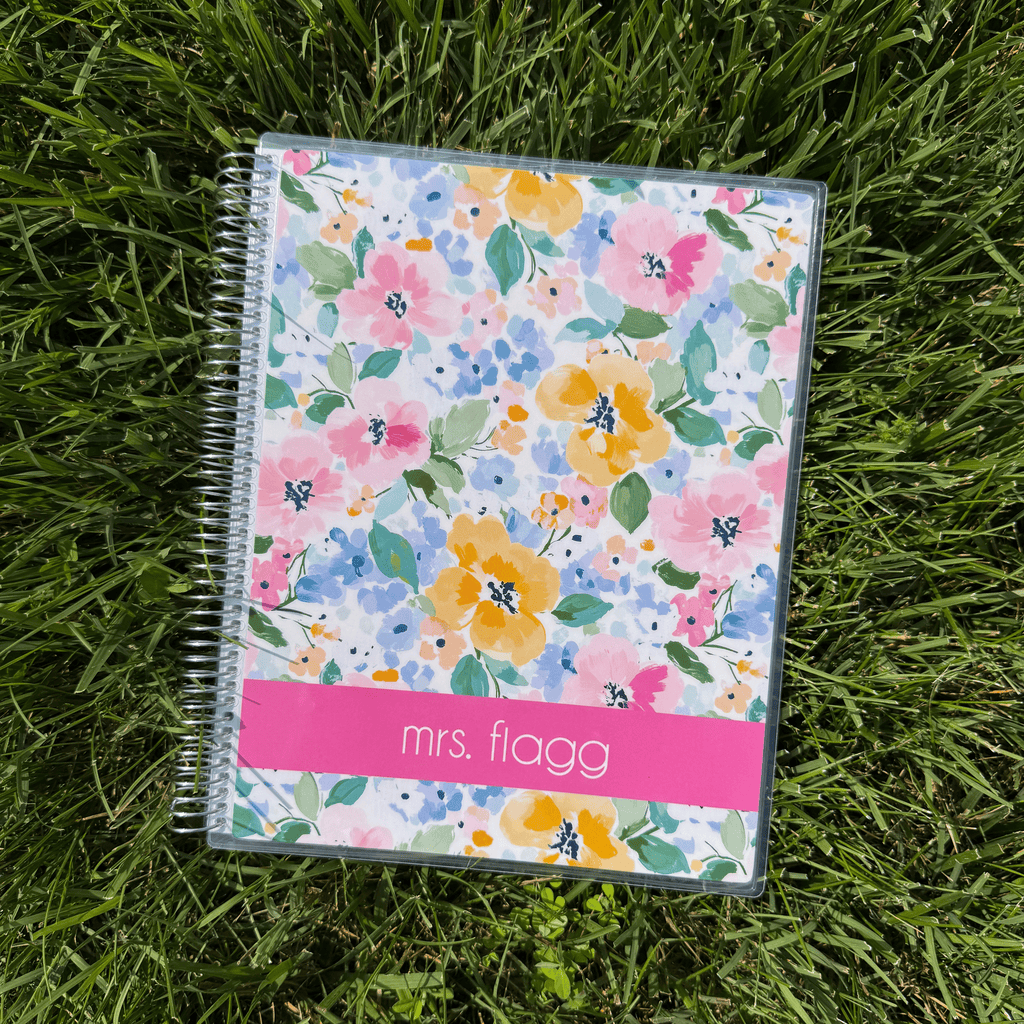 personalized planner with contrast background